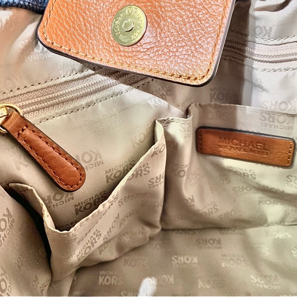 Michael Kors Gansevoort Handbag - Picture 9 of 11